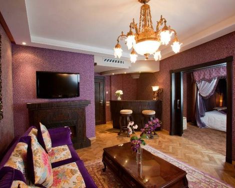 Art Palace Suites & Spa