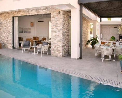 Chris Le Mare Gold Luxury Villa