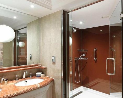 Athenaeum Hotel & Residences-0
