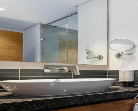 Holiday Inn Dubai Village Circle