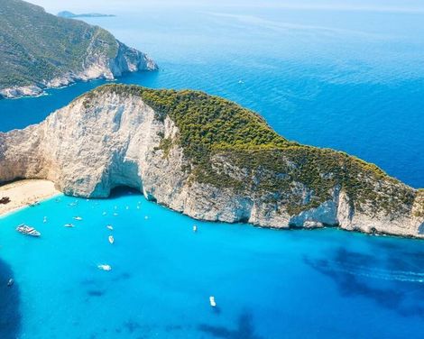 Koukounaria Hotel & Suites