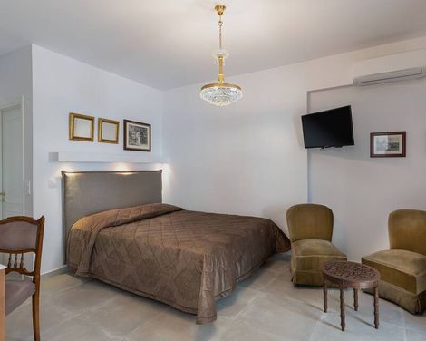 Nami Hotel & Suites