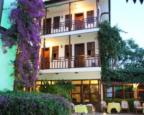 Karyatit Hotel