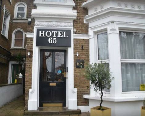 Hotel 65