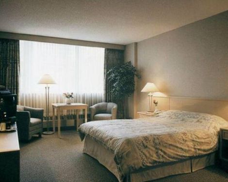 Ramada Plaza by Wyndham Calgary Downtown-2