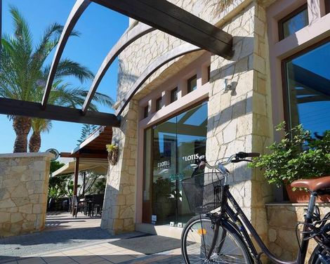 Elotis Suites