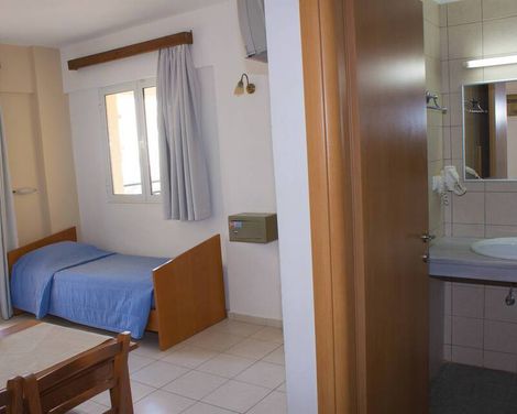 Sunshine Studios & Apartments