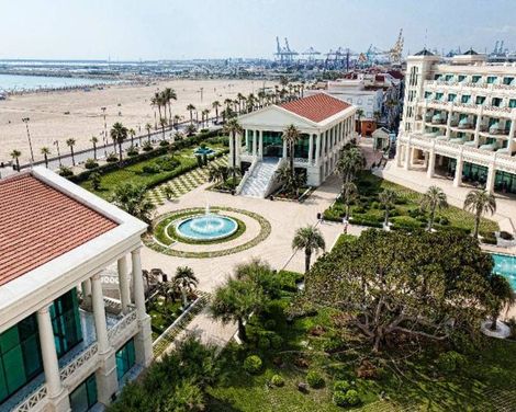 Las Arenas Balneario Resort