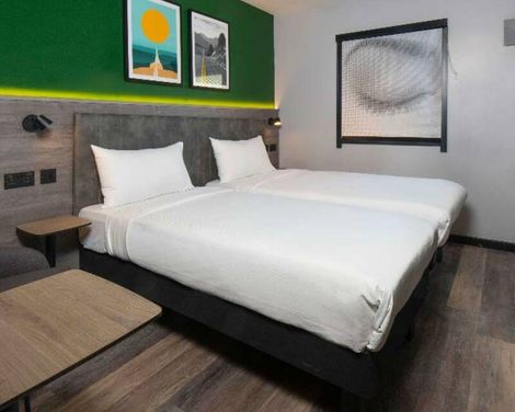 ibis Styles London Gatwick Airport-1