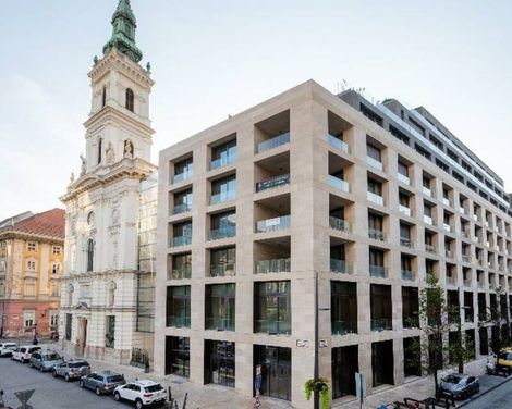 Hotel Emerald & Suites