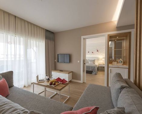 Akra Kemer