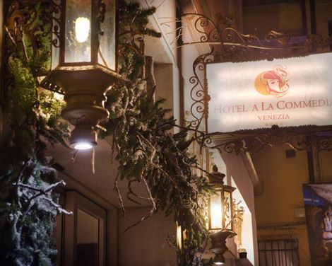Hotel A La Commedia