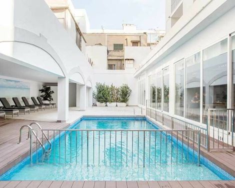 Planet One Hotel - Adults Only inkl. Mietwagen