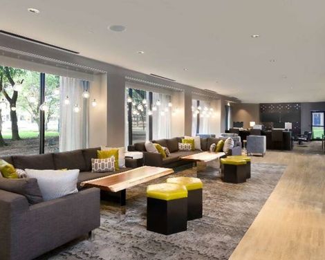 DoubleTree by Hilton Hotel & Suites Houston by the Galleria-3