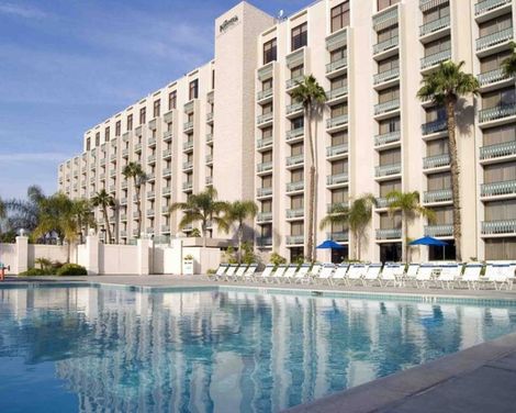 Knott's Berry Farm Hotel