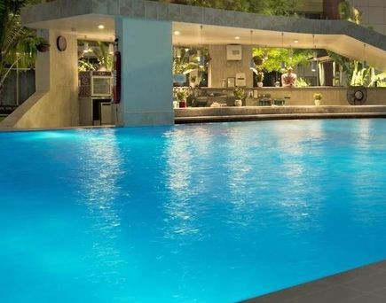 Hotelpool im Park Rotana in Abu Dhabi, Vereinigte Arabische Emirate