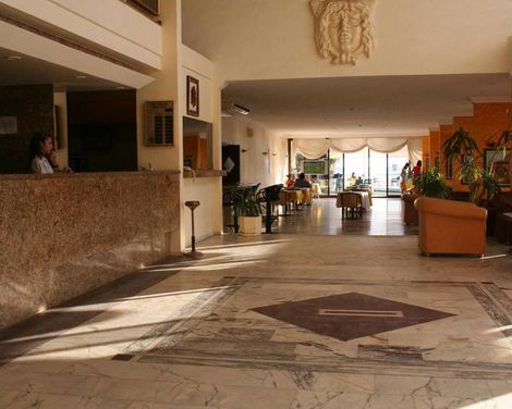 Tuntas Beach Hotel Altinkum