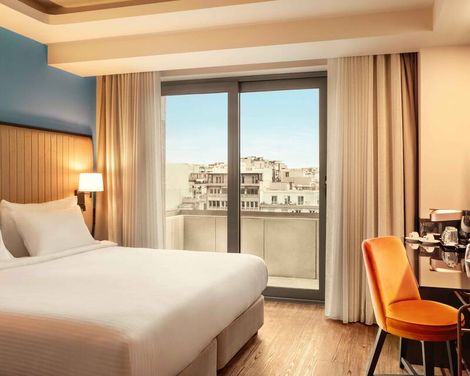 Zeus Essence Athens Central