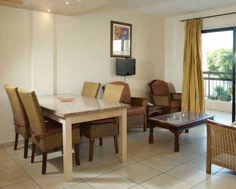 Senator Hotel Apartments
