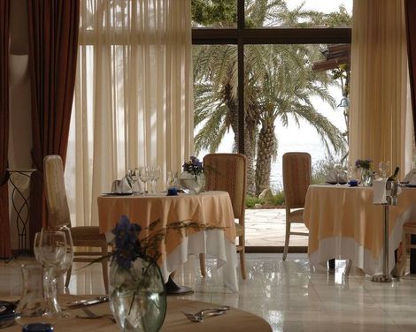 Coral Beach Hotel & Resort