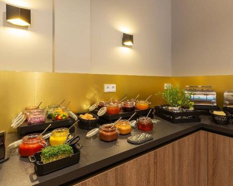 Holiday Inn - the niu, Mesh Stuttgart Messe