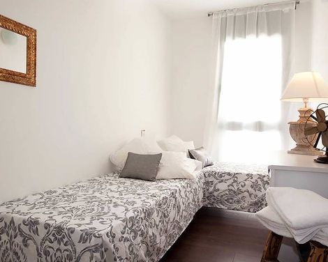 Bas Apartments Gracia-2