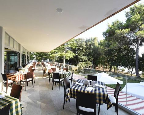 Crvena Luka Resort