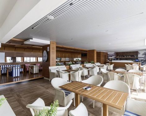 Carine Hotel Delfin