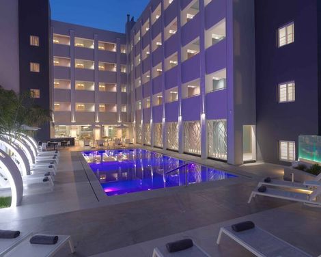 Melrose Hotel