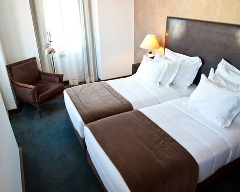 Lisboa Carmo Hotel-1