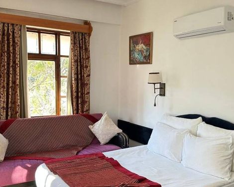 Karyatit Hotel