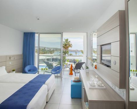 Limanaki Beach Hotel