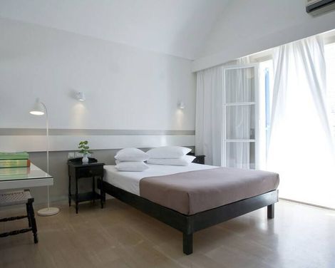 Kamari Beach Hotel