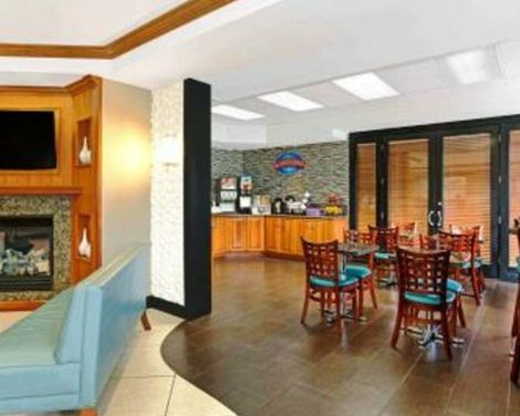 Spark by Hilton Miami Doral-1