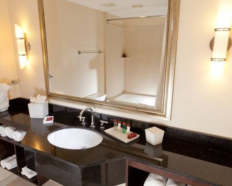 Ramada Plaza by Wyndham Orlando Resort & Suites International Drive