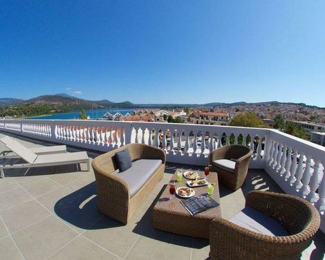 Aenos Hotel