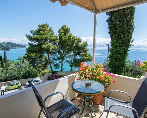 Alexandros Hotel