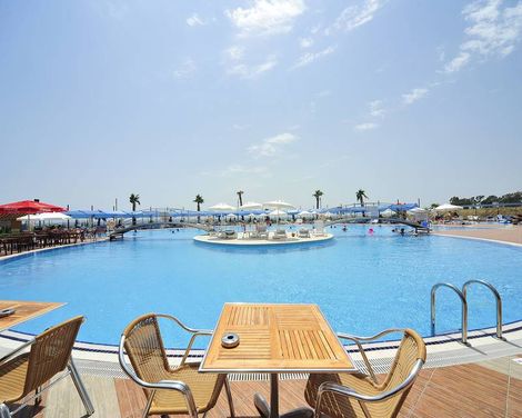 Cenger Beach Resort