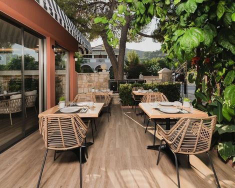 Aeolos Boutique Hotel & Suites