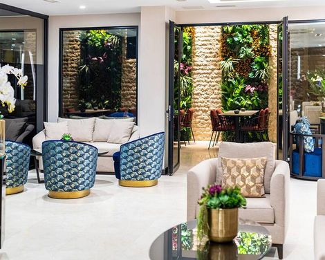 Aprilis Deluxe Hotel