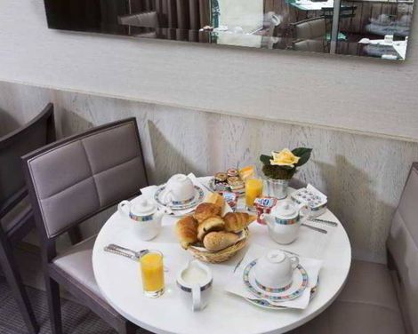 Hotel Longchamp Elysees