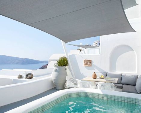 La Perla Villas & Suites