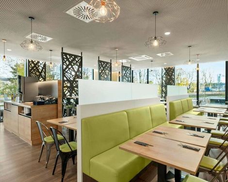 Super 8 by Wyndham Munich City North