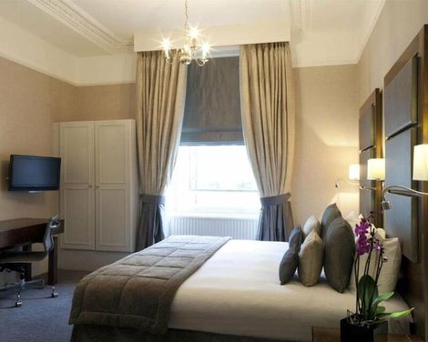 Strathmore Hotel
