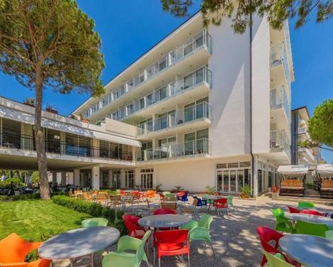 Marina Palace Hotel