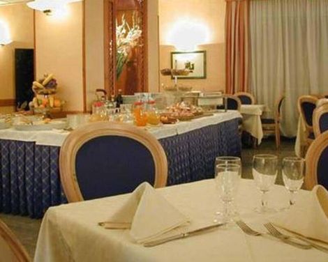 Massimi City Garden Hotel