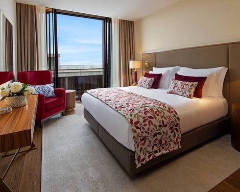 Boeira Garden Hotel Porto Gaia, Curio Collection by Hilton