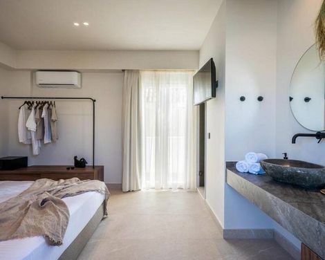 Soleil Apartments & Studios
