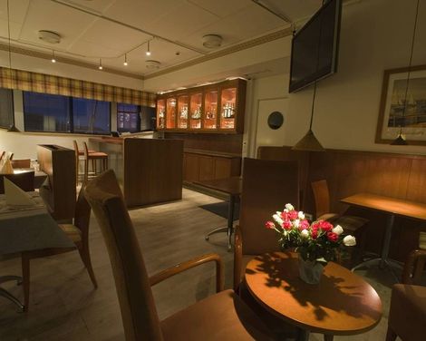 Pilot Airport Hotel-1