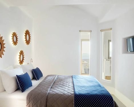 La Perla Villas & Suites